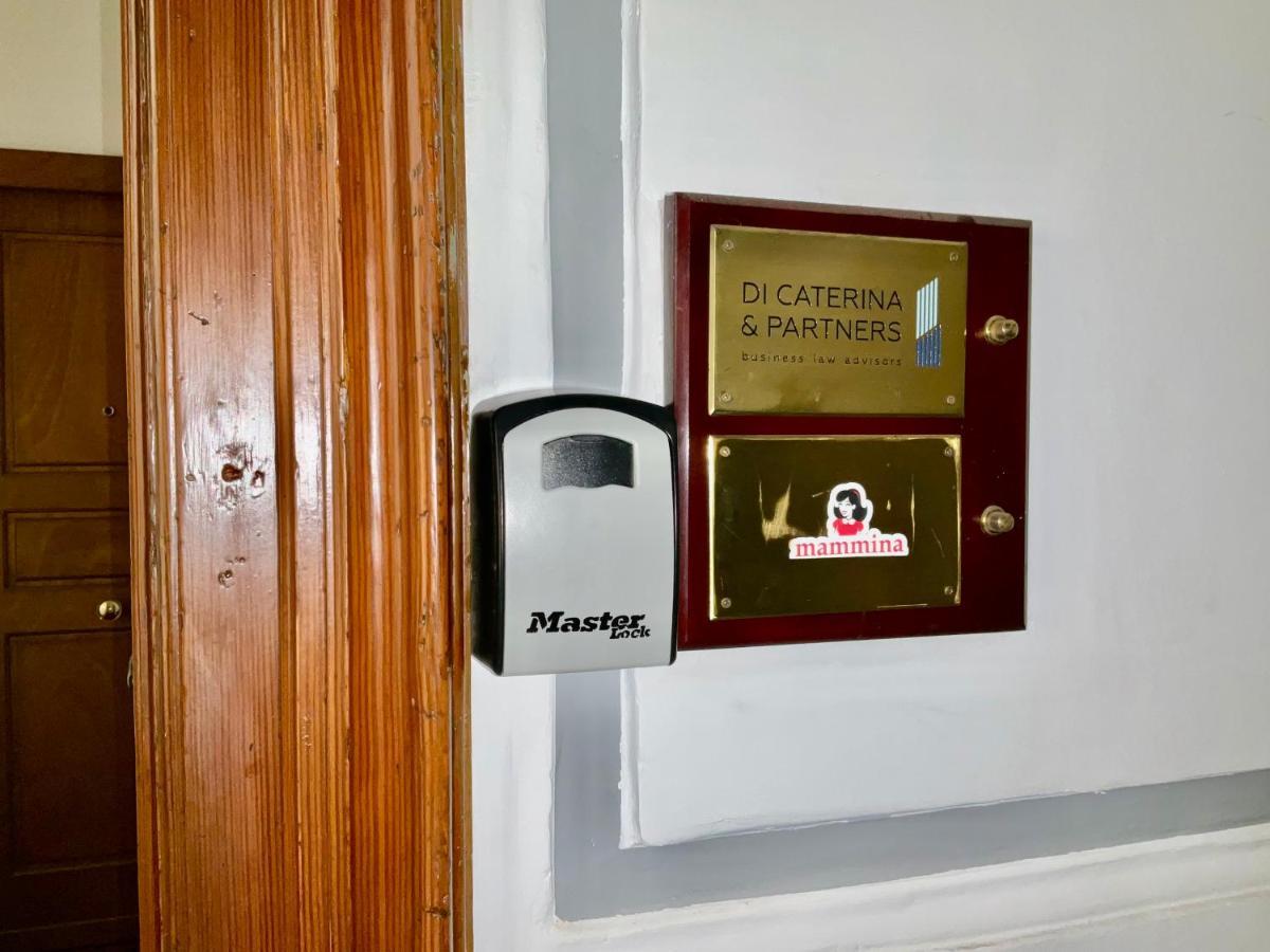Mammina Home Napoli Esterno foto