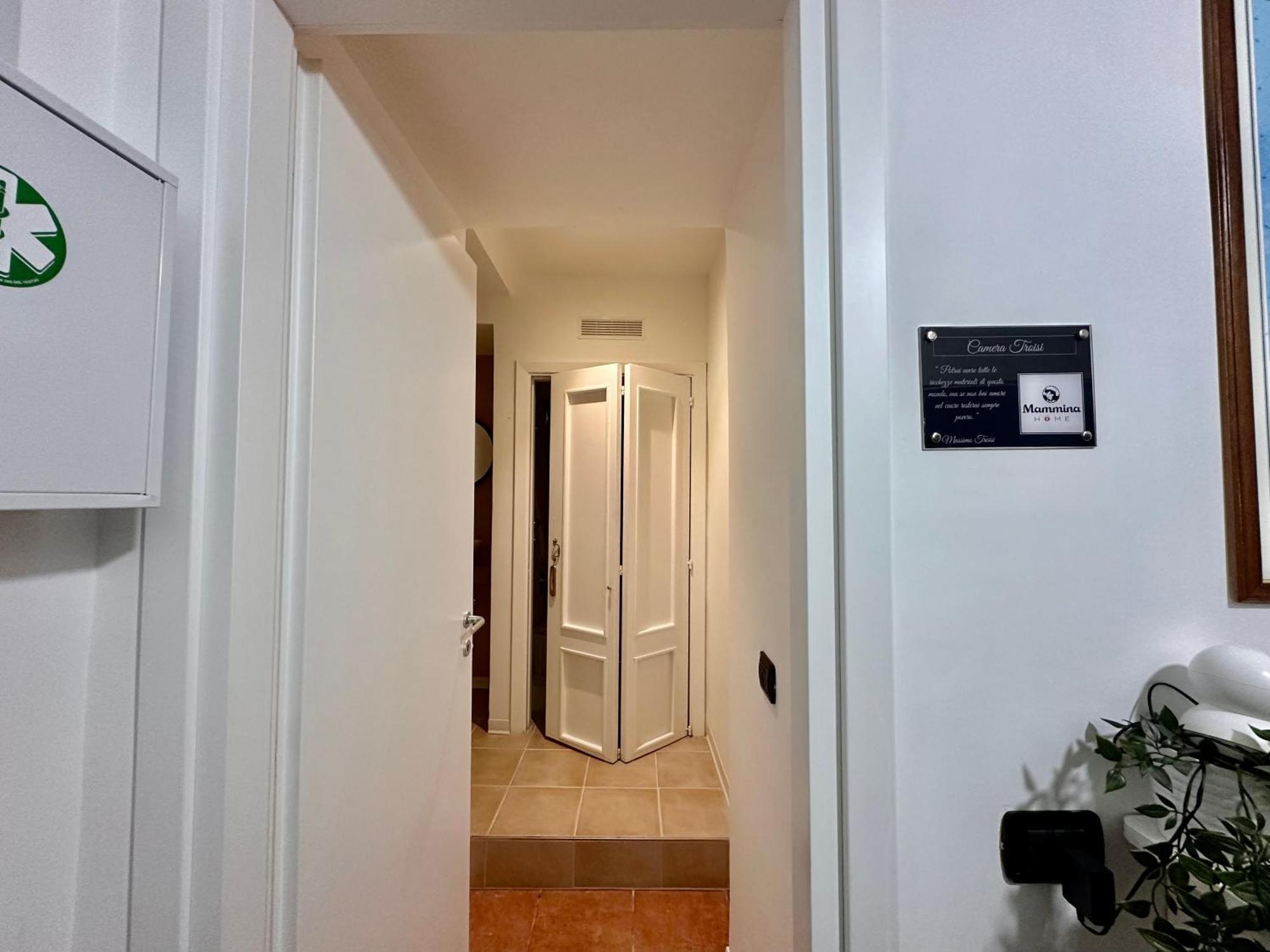 Mammina Home Napoli Esterno foto