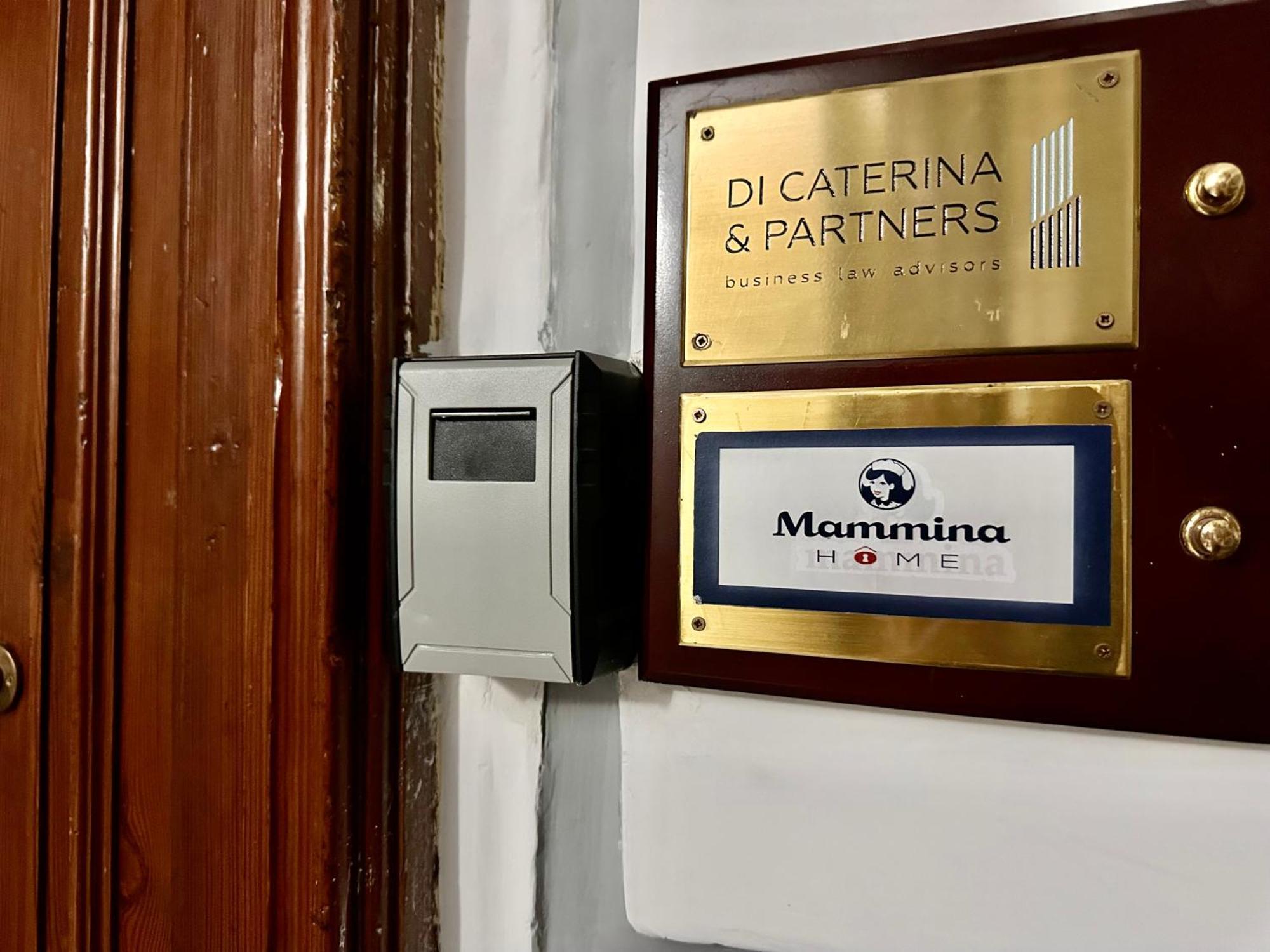 Mammina Home Napoli Esterno foto